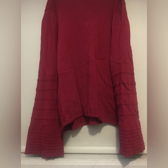 Red Tight Knit Sweater - Picture 4 of 8